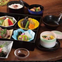 懐石料理　ともえ